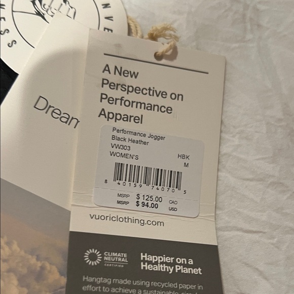 Vuori two piece warm up suit in black. Brand new size medium - Picture 4 of 6